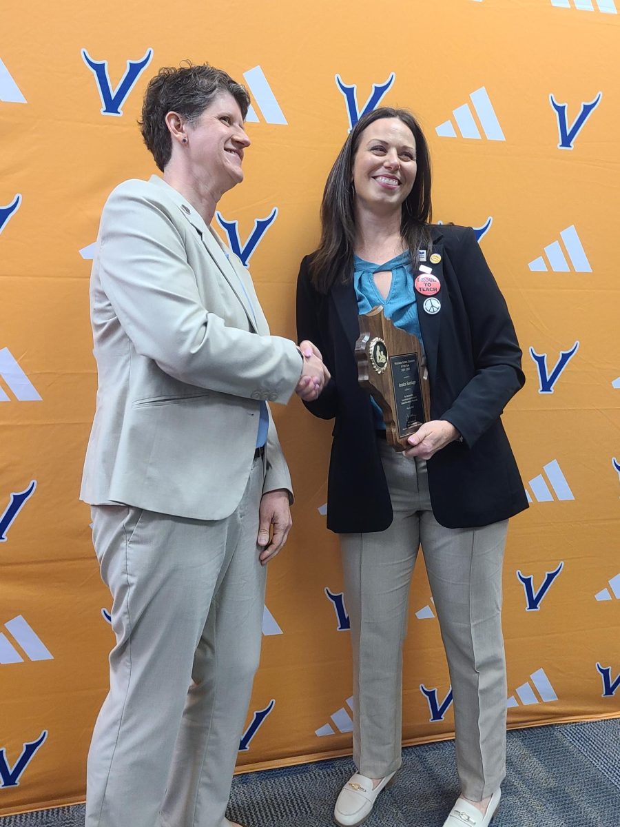 Wisconsin State Superintendent of Public Instruction Dr. Jill Underly presented NBW Spanish teacher Jessica Santiago with the 2024-25 Wisconsin Global Educator of the Year award. 